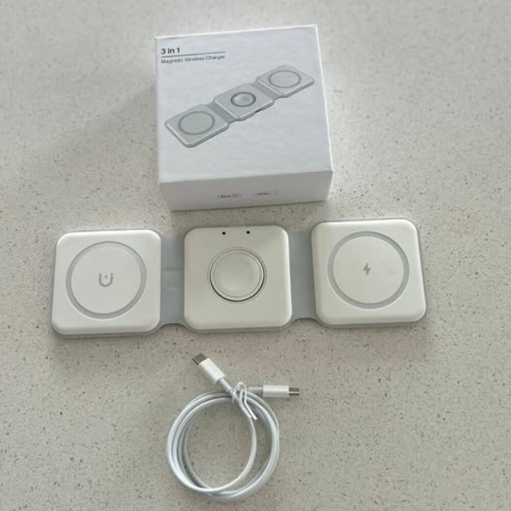 3-in-1 Wireless Charger for iPhone, Apple Watch & AirPods – Foldable & Portable